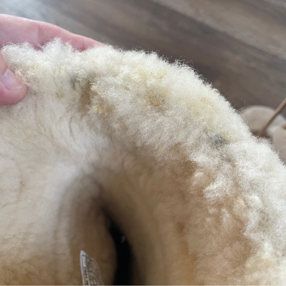 Uggs Montclair lace up boots 6 - Picture 13 of 13